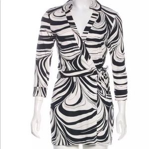 Diane Von Furstenberg Romper Size 8